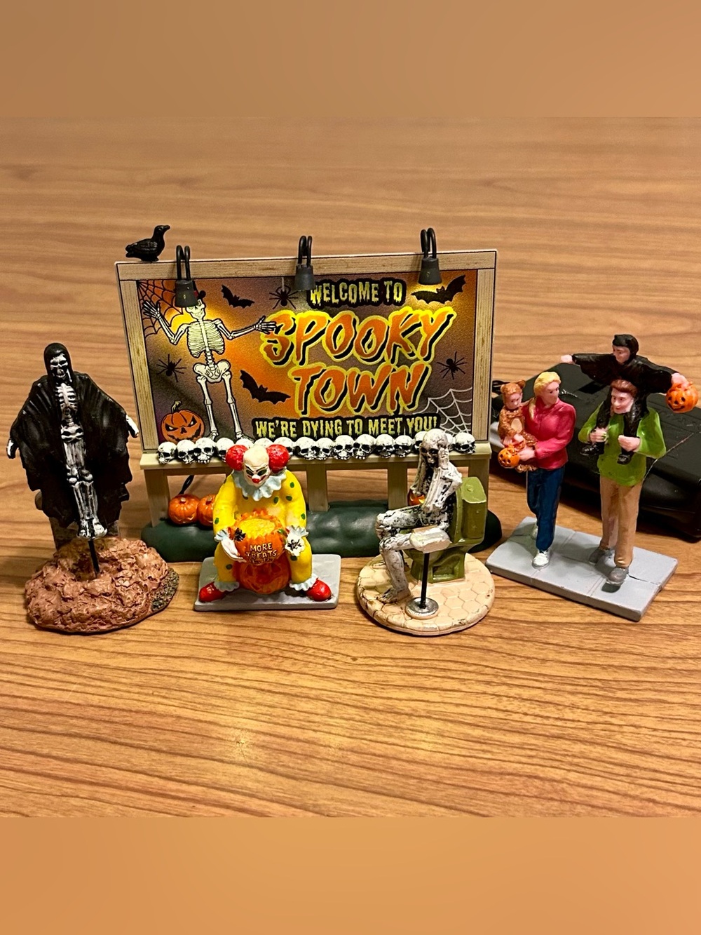 LEMAX Spooky Town Halloween Figurines and Accessories